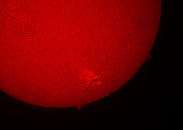Sun in HA 17-Apr #1
The Sun, captured with an Imaging Source camera, stacked with AVI Stack, processed with PixInsight, with final touch up in Photoshop.
