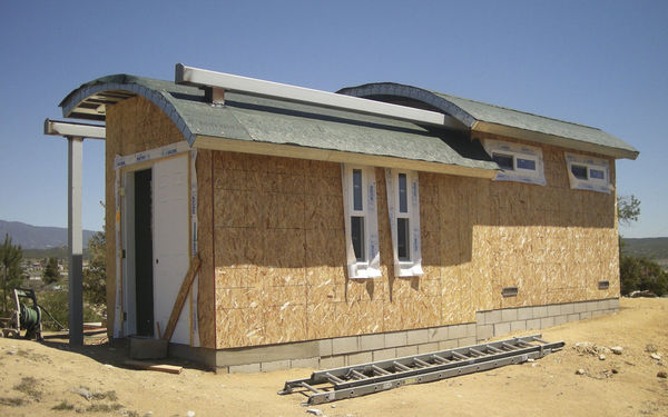 Roof Cover on - View to East
The roof underlayment is on in this view looking east.
